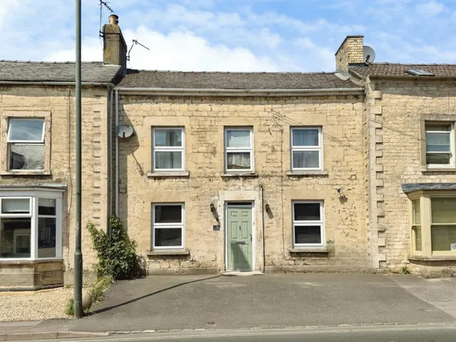 Westward Road, Stroud, photo 1