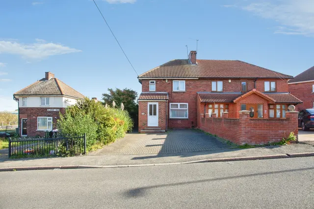 Halsbury Road, Eastwood, S65, photo 1