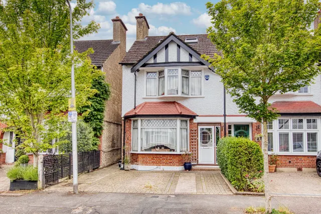 Woodcote Road, Wanstead, photo 1