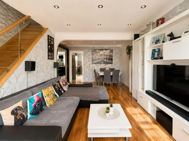 Photo 2 — Pendell Avenue, Hayes, UB3