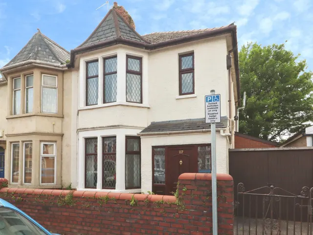 Lansdowne Road, Canton, Cardiff, photo 1