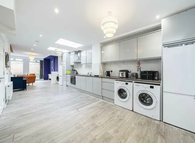 Photo 2 — Wingmore Road, Herne Hill, SE24