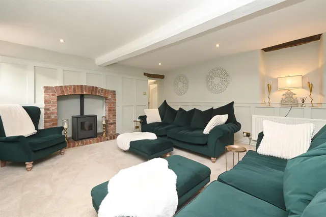Commercial Road, Tideswell, SK17, photo 3