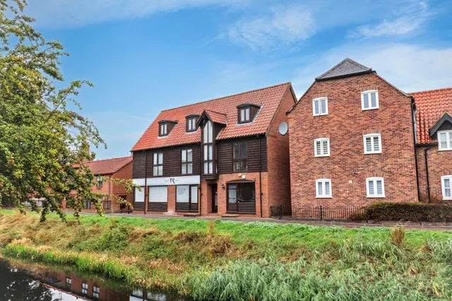 Double Street, Spalding, PE11, photo 1