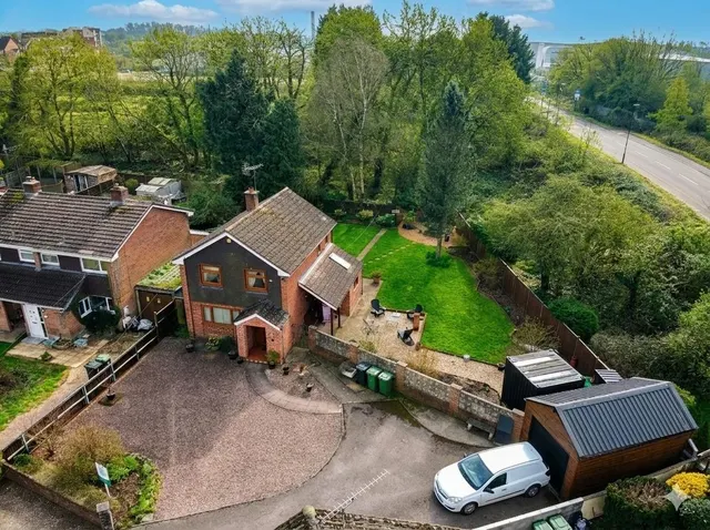Lakeside Avenue, Lydney, photo 1