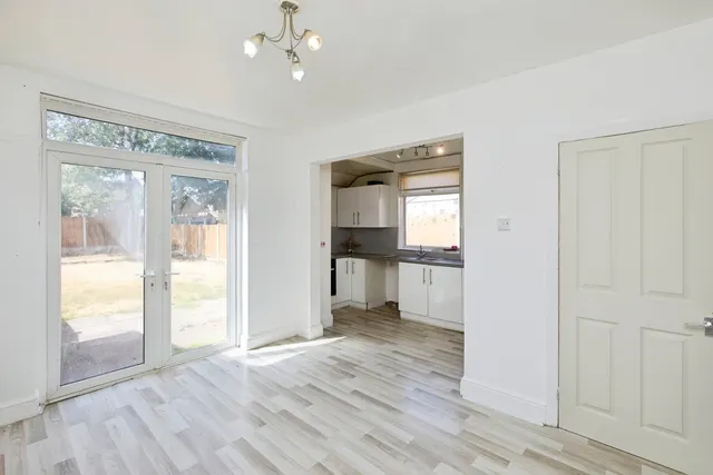 Friary Avenue, Allenton, DE24, photo 3