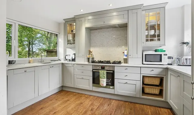 Milburn Walk, Epsom, KT18, photo 2