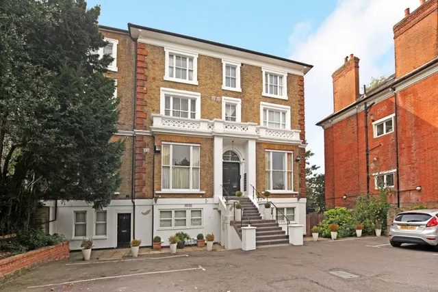 Photo 2 — Osborne Road Windsor SL4