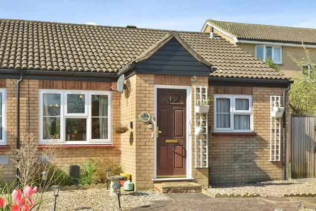 Germander Place, Conniburrow, MK14, photo 1