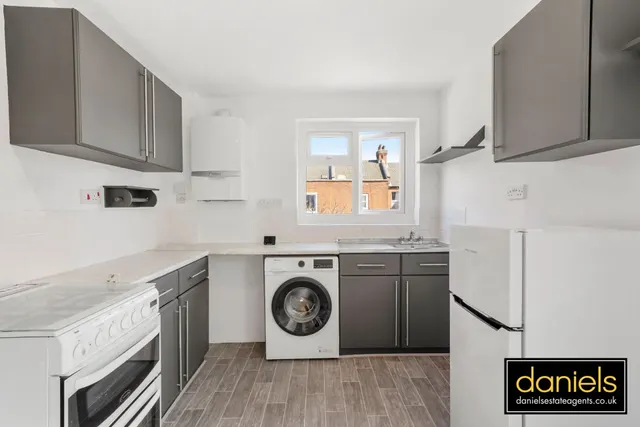 Rucklidge Avenue, Harlesden, NW10, photo 3