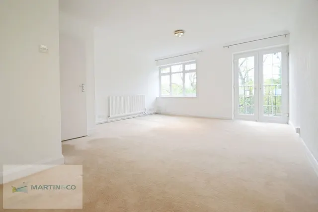Gainsborough Court, KT12, photo 2