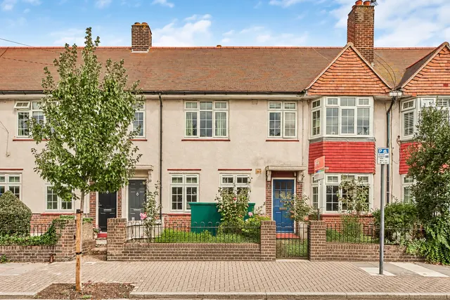 Fieldview, Earlsfield, London, SW18, photo 1