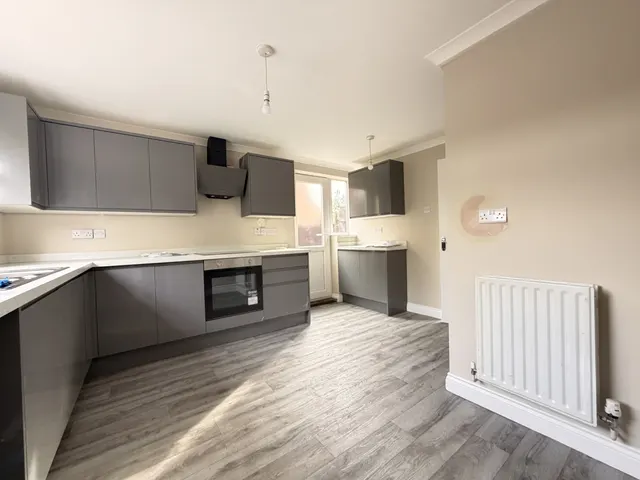 Photo 3 — Yatesbury Crescent, Nottingham, NG8