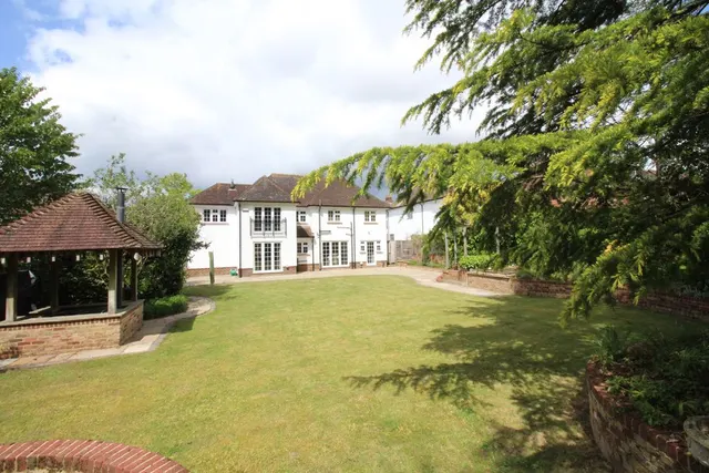 Woodfield Avenue, Hildenborough, photo 1
