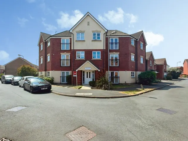Claypitts Boulevard, Warwick, photo 1