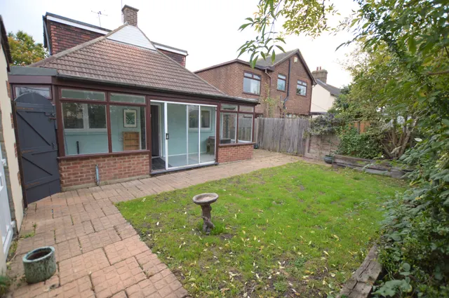 Photo 2 — St James Lane, Greenhithe, Kent, DA9 9LG