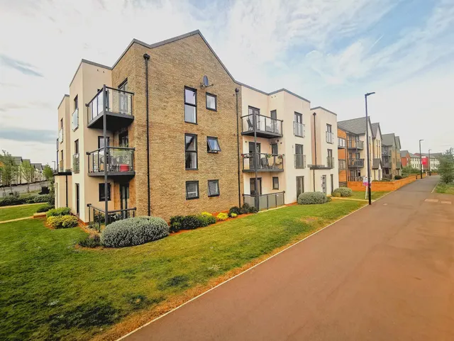 Dowsell Way, Yate, BS37, photo 2