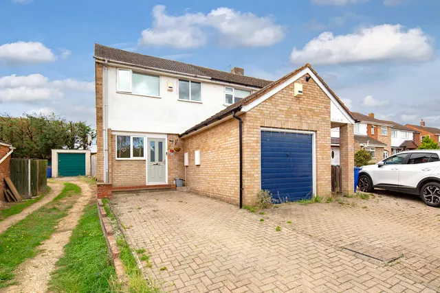 Barry Avenue, Bicester, photo 1