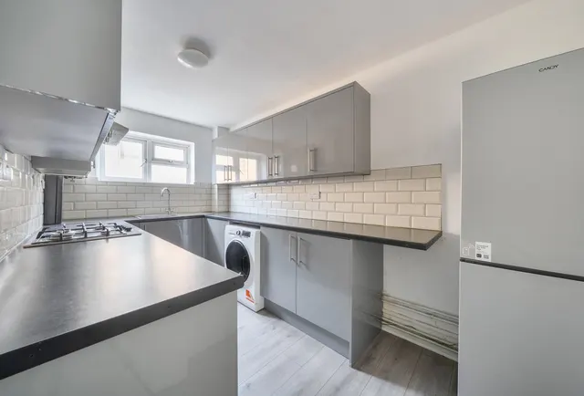 Ross Road, Wallington, SM6 8QN, photo 1