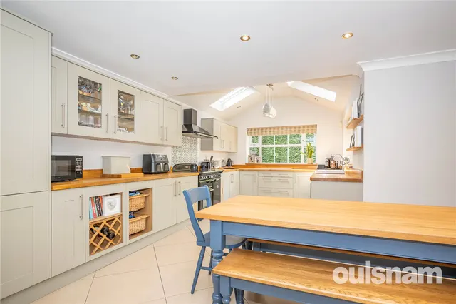 Photo 2 — Berberry Close, Bournville, Birmingham, B30 1TB
