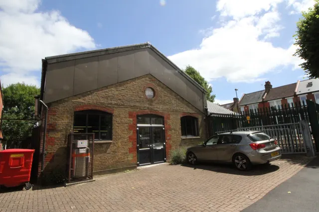 commercial — 127 - 129 Avenue Road, , BR3
