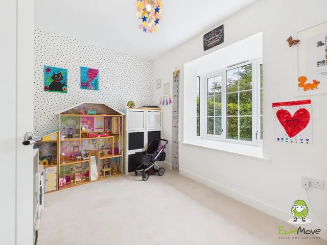 Cortland Drive, Bramley, RG26, photo 3