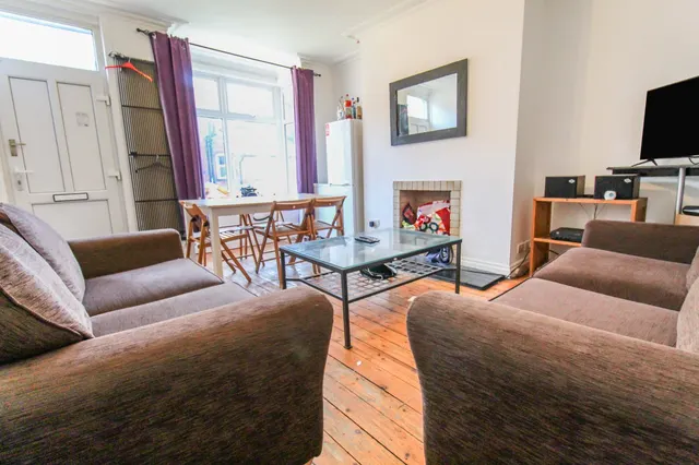 Royal Park Terrace, Hyde Park, LS6, photo 1