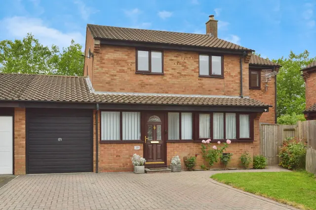 Trueman Place, Oldbrook, MK6, photo 1