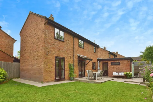 Trueman Place, Oldbrook, MK6, photo 2