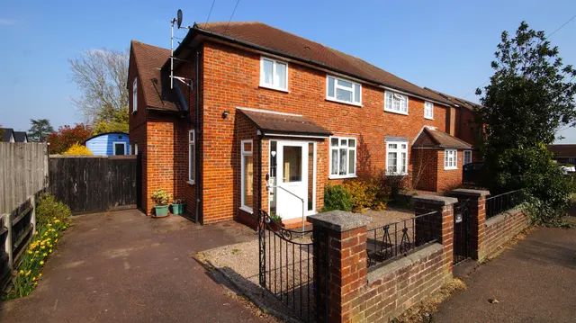 Whitehills Road, Loughton, photo 1