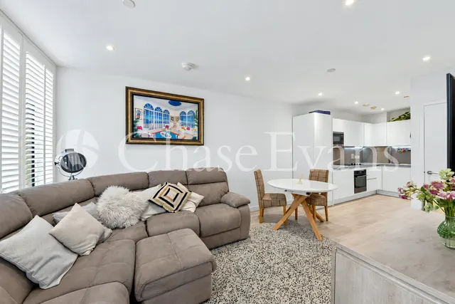 2 bedroom flat, Perceval Square, Harrow, HA1