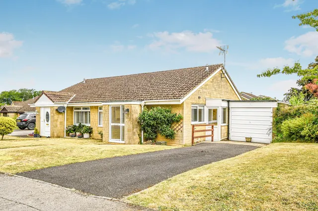 Wycombe Close, Derry Hill, SN11, photo 1