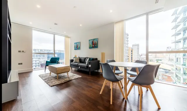 Harbour Way, Canary Wharf, photo 1