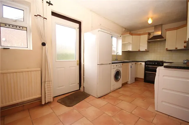 Cypress Road, Guildford, GU1, photo 3