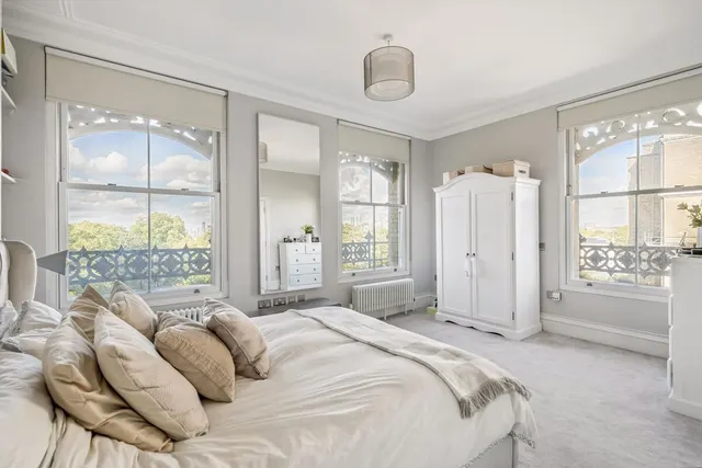 Thornton Place, Clapham Common North Side, SW4, photo 1