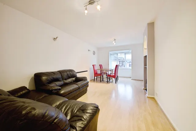 Conifer Way, Wembley, HA0, photo 1