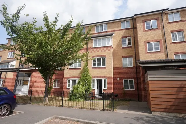 Princes Gate, High Wycombe, HP13, photo 1