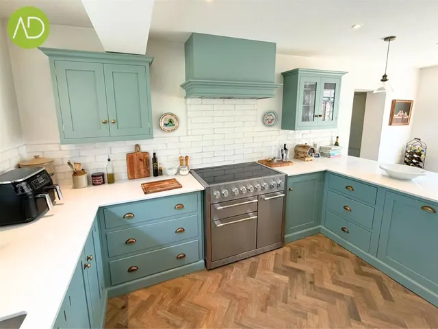 Photo 2 — Cranbourne Drive, Hoddesdon EN11 0QQ