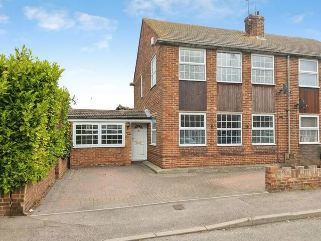 Nursery Close, Sheerness, Kent, ME12, photo 1