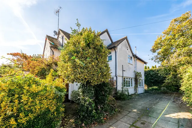High Street, Bletchingley, RH1, photo 3