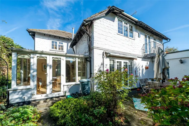 High Street, Bletchingley, RH1, photo 2