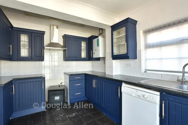 Arterial Road, Leigh-On-Sea, SS9, photo 3