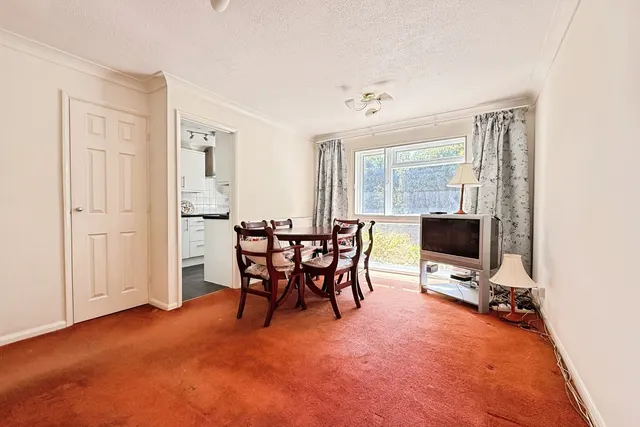 Photo 2 — Jubilee Close, Farnborough, Hampshire, GU14 9TD