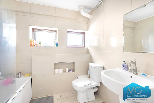 Great North Road, East Finchley, N2, photo 3