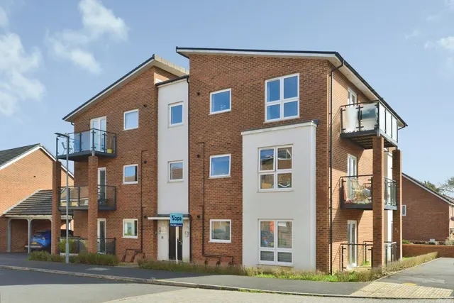 Blue Albion Lane, Whitehouse, Milton Keynes, Buckinghamshire, MK8, photo 1