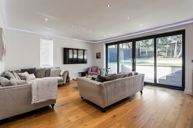 Meadowfield Terrace, Duddingston, EH8, photo 3