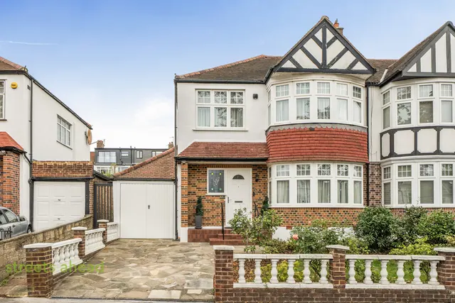 South Norwood Hill, London, SE25, photo 1