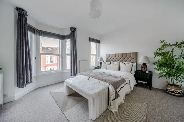 Photo 3 — Beryl Road, Hammersmith, London, W6