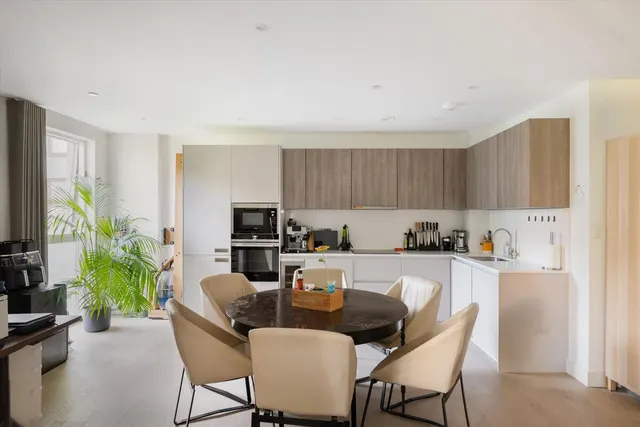 The Avenue, London, NW6, photo 1