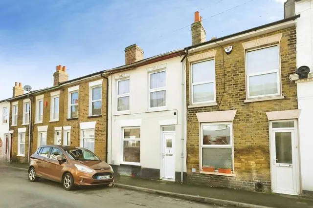 3 bedroom house — Alma Street, Sheerness, ME12